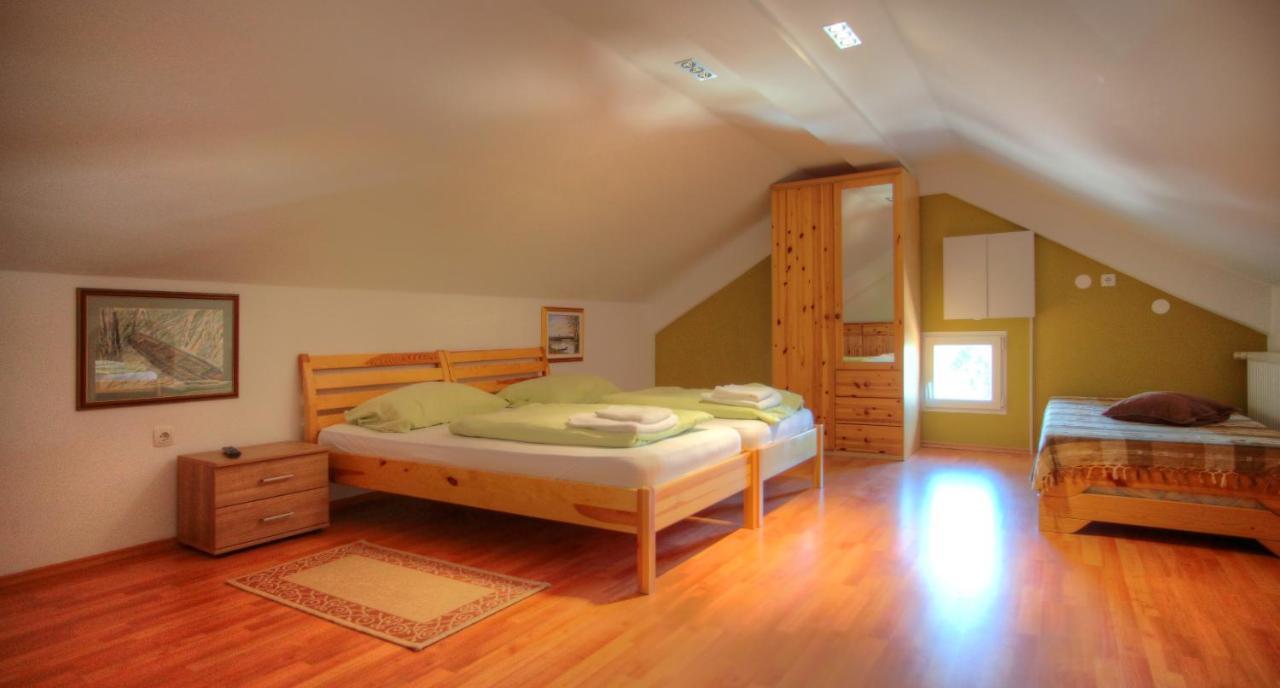 Bokun Apartments II Sisak Luaran gambar