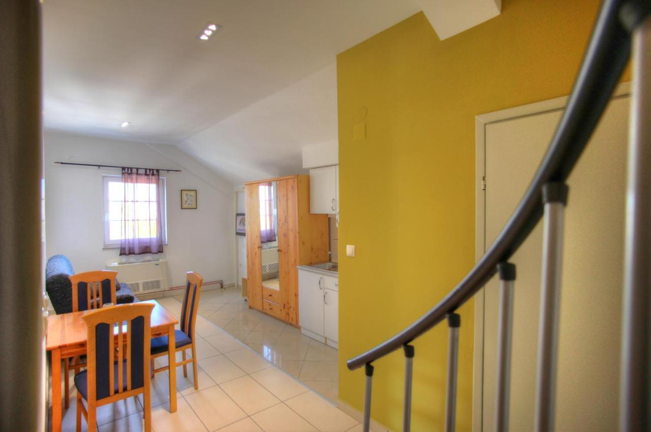 Bokun Apartments II Sisak Luaran gambar