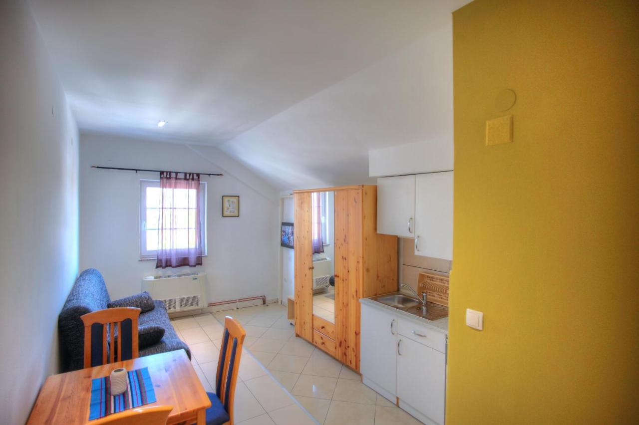 Bokun Apartments II Sisak Luaran gambar