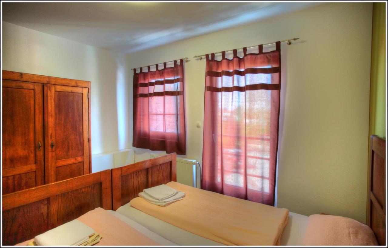 Bokun Apartments II Sisak Luaran gambar
