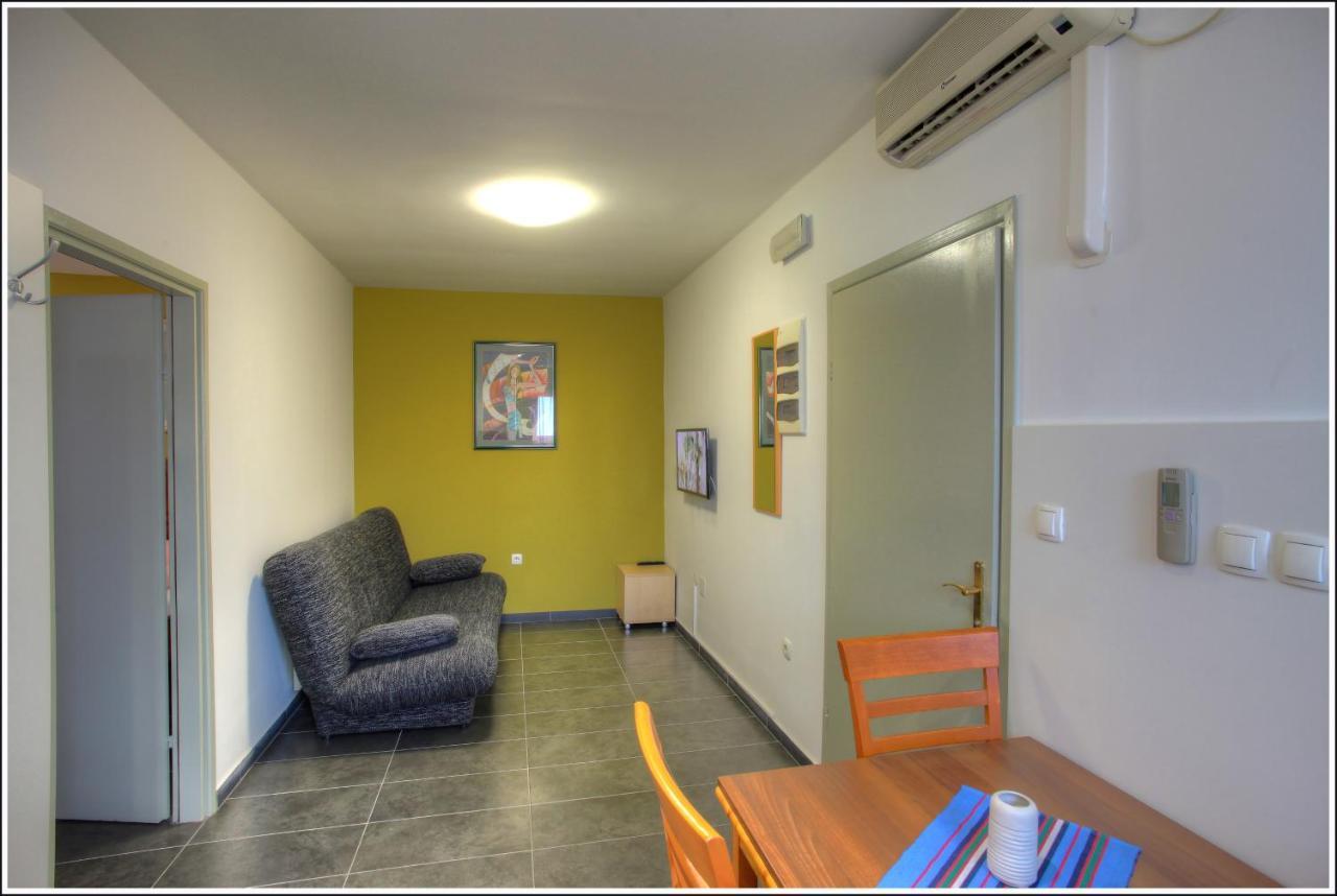 Bokun Apartments II Sisak Luaran gambar